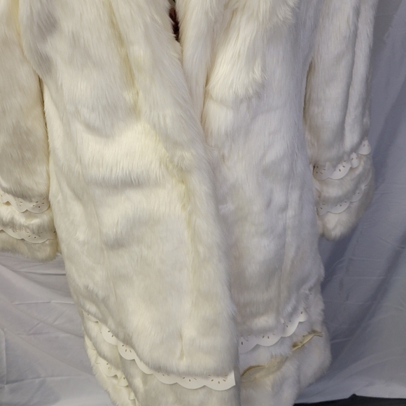 Children's place Faux Fur coat xl - Picture 9 of 16